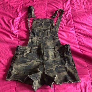 Camouflage shortalls (size 7 women’s)